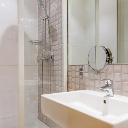 アパートホテル Avalon パリ