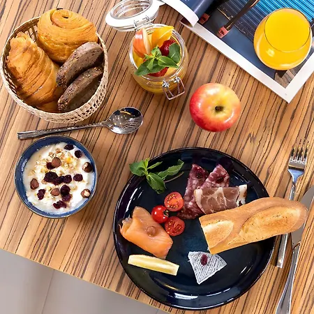 アパートホテル Avalon