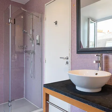 アパートホテル Avalon